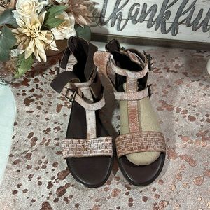 NWOT Roan by Bed Stu leather gladiator style sandals